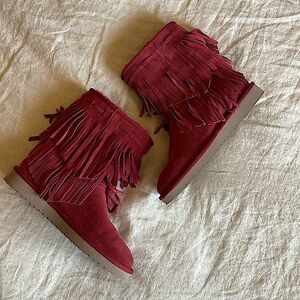 Koolaburra by Ugg red suede fringed boots. Never worn. 7